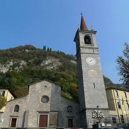Fiumelatte Sleeps 6 Wifi Daire